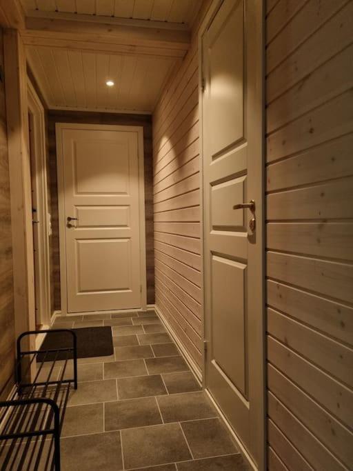 Off-The-Grid Cabin On The Island Of Senja In Northern Norway Brygghaugen 外观 照片